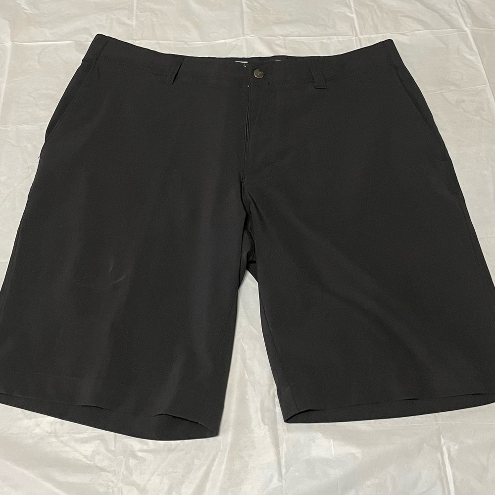 Men’s 36W CALLAWAY GOLF Shorts -black 10” inseam 21” outer seam . Light use